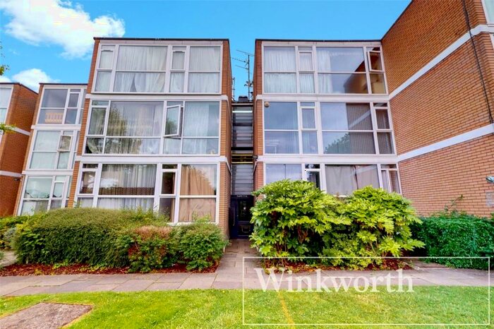 2 Bedroom Apartment To Rent In Fryent Close, Kingsbury, London, NW9