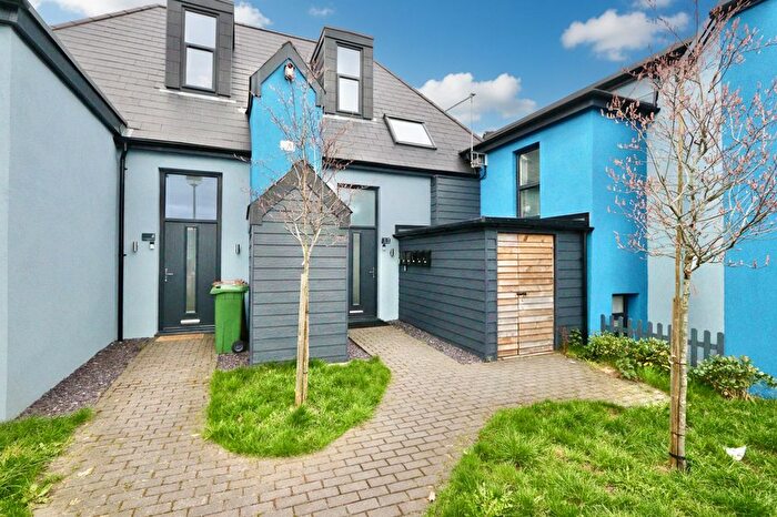 2 Bedroom Flat For Sale In William Street, Gilfach, CF81