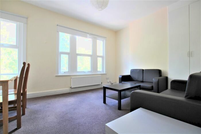 2 Bedroom Flat To Rent In Wightman Road, London, N8