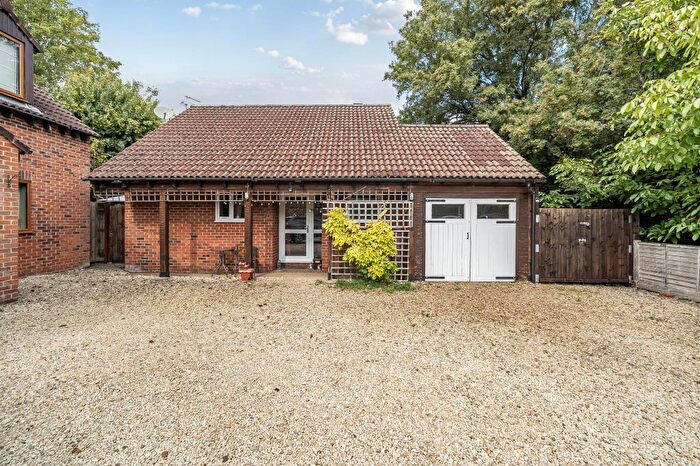 1 Bedroom Detached Bungalow For Sale In Drayton, Oxfordshire, OX14