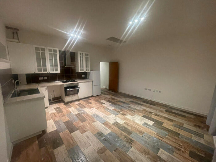 1 Bedroom Apartment To Rent In B Braceby Avenue, Birmingham, West Midlands, B13