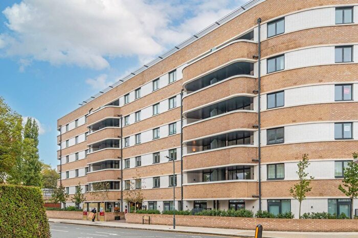 2 Bedroom Flat To Rent In St Pauls Avenue, Willesden Green, NW2