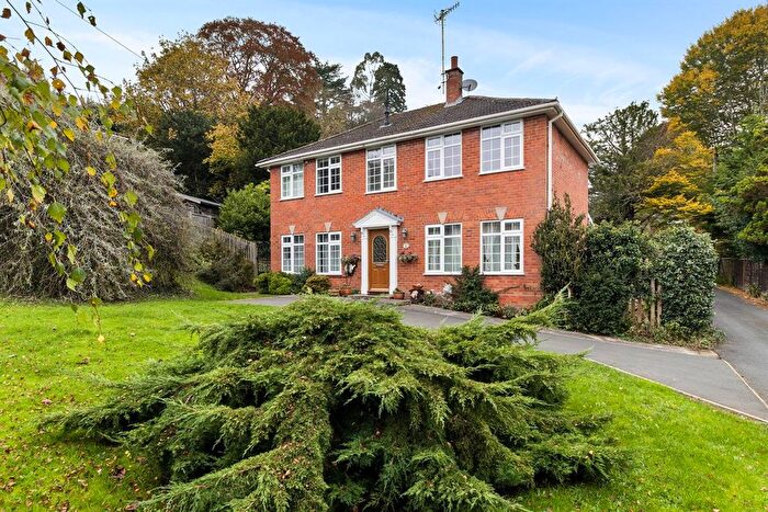 4 Bedroom Detached House To Rent In Oaklands, Malvern, WR14