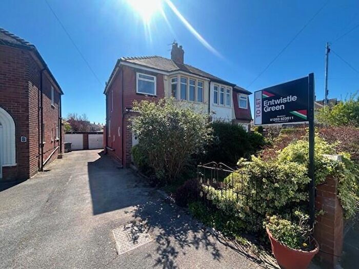 3 Bedroom Semi-Detached House To Rent In Galway Avenue, Blackpool, FY2