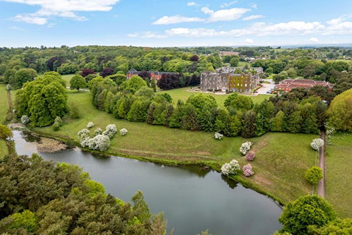 3 Bedroom Flat For Sale In Bretby Hall Bretby, Burton-On-Trent, Staffordshire, DE15