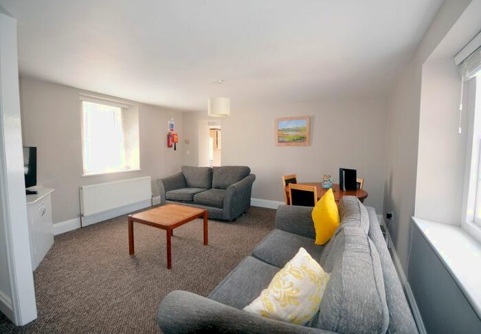 2 Bedroom Flat To Rent In Meadfoot Lane, Torquay TQ1