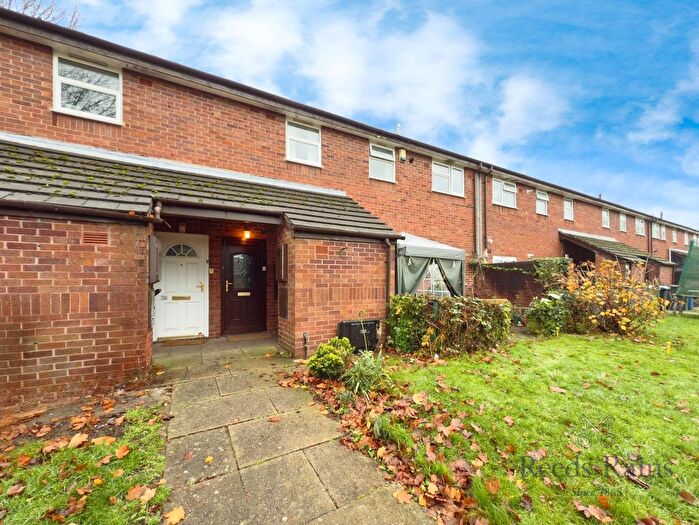 3 Bedroom Flat To Rent In Prospect Terrace, Newcastle, Staffordshire, ST5