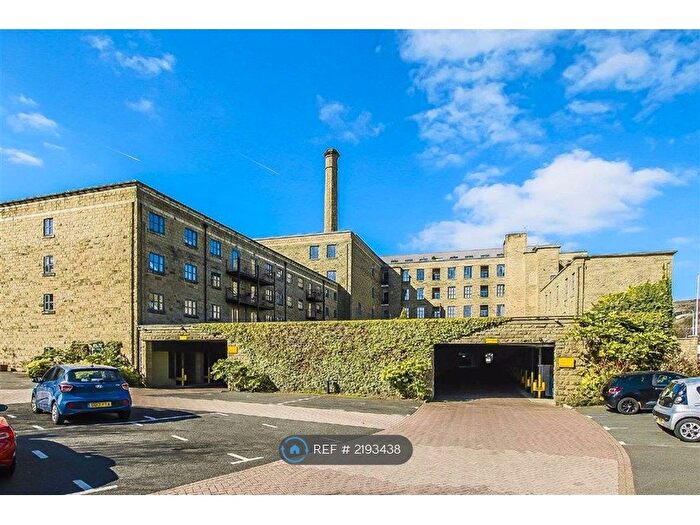 2 Bedroom Flat To Rent In Ilex Mill, Rawtenstall, BB4