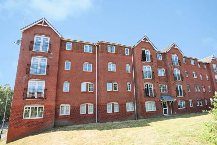 2 Bedroom Flat For Sale In Blount Close, Crewe, Cheshire, CW1