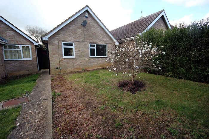 2 Bedroom Detached Bungalow To Rent In The Banks, Wellingborough, Northamptonshire., NN9