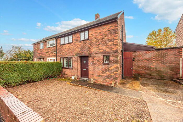 3 Bedroom Semi-Detached House For Sale In Windsor Avenue, Kexborough, Barnsley, S75