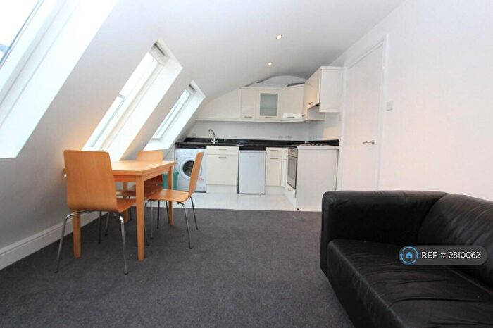1 Bedroom Flat To Rent In Caledonian Road, London, N1