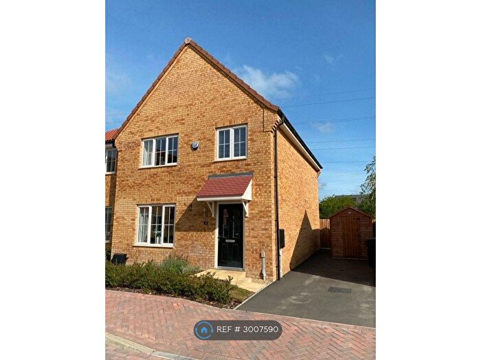 4 Bedroom Semi-Detached House To Rent In Prince George Road, Bourne, PE10