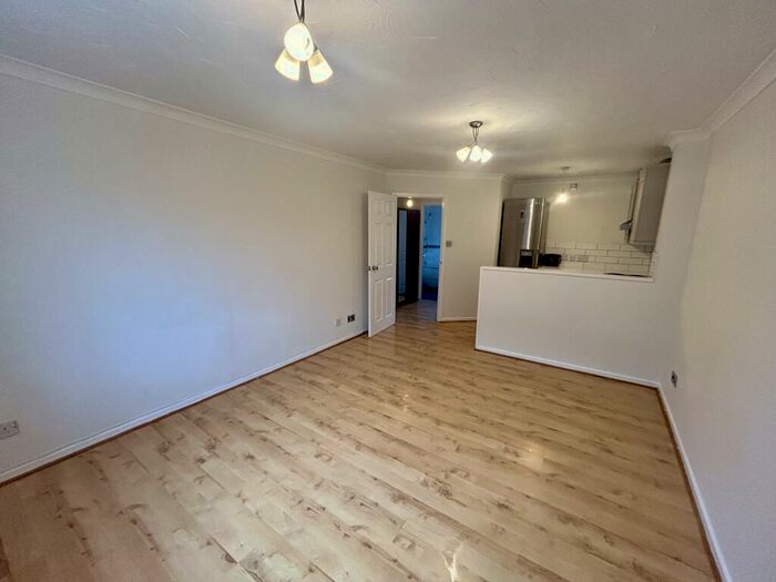 2 Bedroom Flat To Rent In Harrison Way, Windsor Quay, Cardiff, CF11