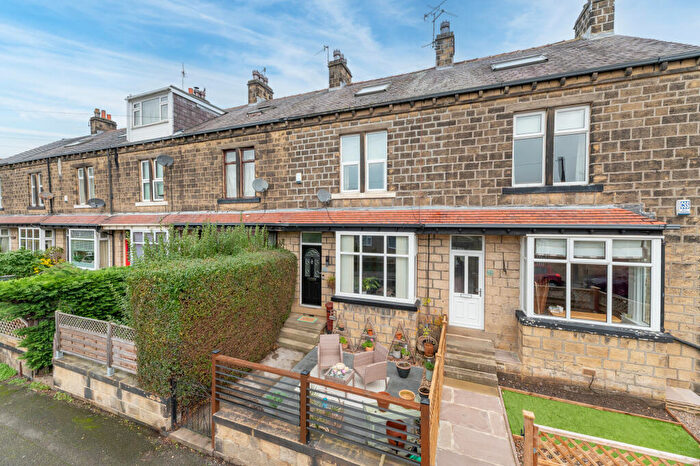 4 Bedroom Terraced House For Sale In Staveley Road, Bingley, BD16