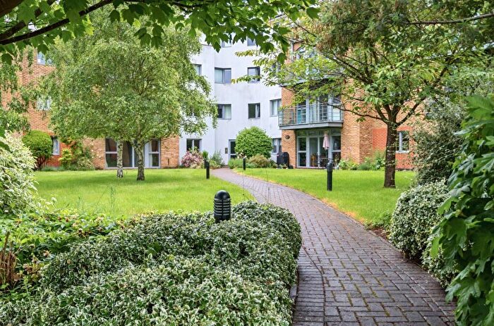 2 Bedroom Apartment To Rent In Woolsack Way, Godalming, Surrey, GU7