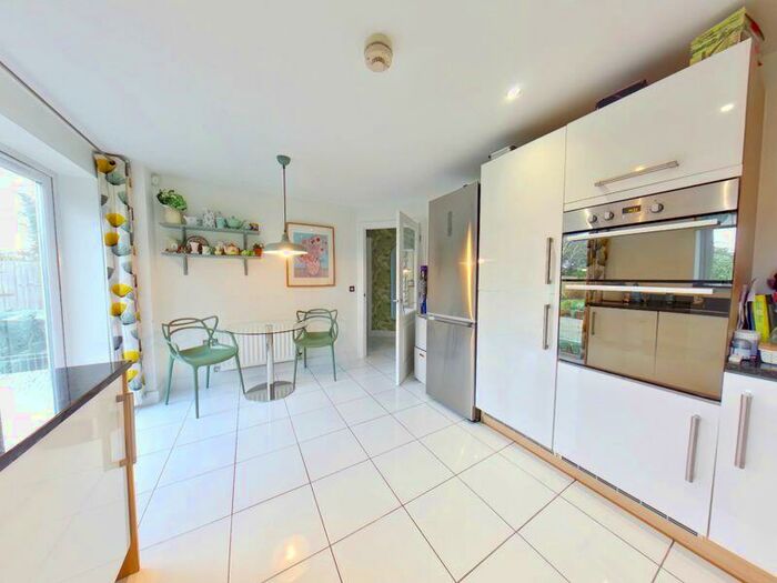 4 Bedroom Detached House To Rent In Bell Davies Road, Hill Head, Fareham., PO14