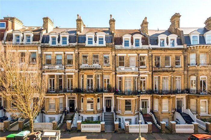 2 Bedroom Flat For Sale In First Avenue, Hove, East Sussex, BN3