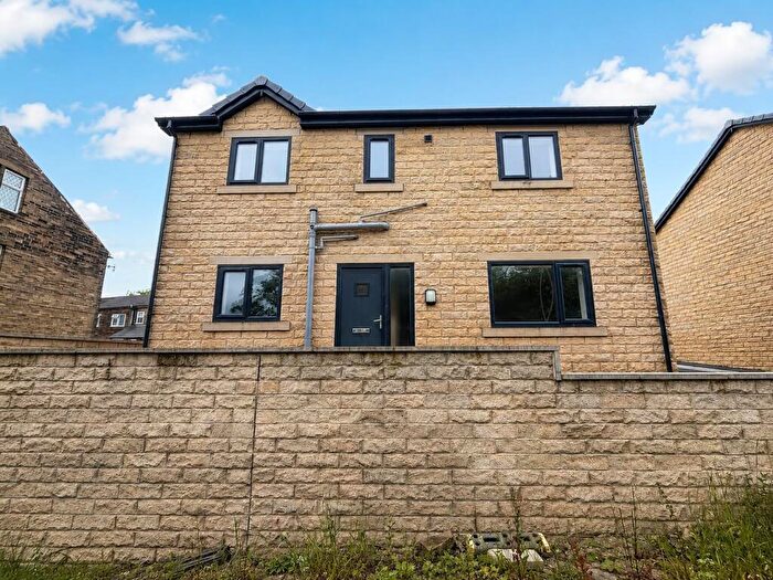 4 Bedroom Detached House For Sale In The Highfield, Bradford Road, Clayton, Bradford, BD14