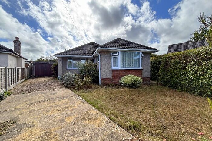 2 Bedroom Detached Bungalow For Sale In Redhill Close, Redhill, Bournemouth, BH10