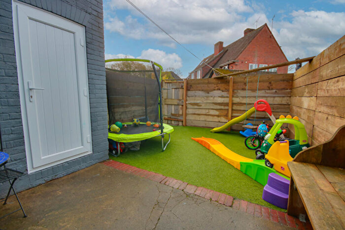 2 Bedroom Terraced House For Sale In Bitterne! Parking! Low Maitenance Rear Garden!, SO18