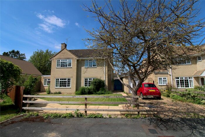 4 Bedroom Detached House For Sale In The Wharfings, Kempsford, Gloucestershire, GL7