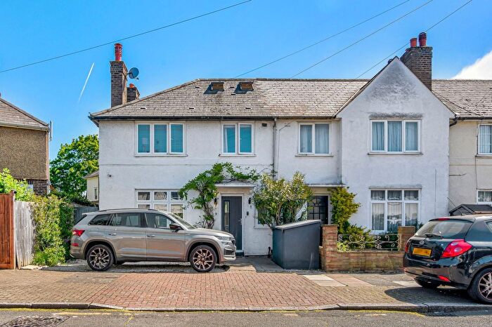4 Bedroom End Terrace House For Sale In Leckford Road, Earlsfield, London, SW18