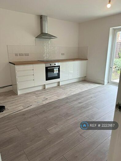 2 Bedroom Flat To Rent In Hamilton Road, Bournemouth, BH1