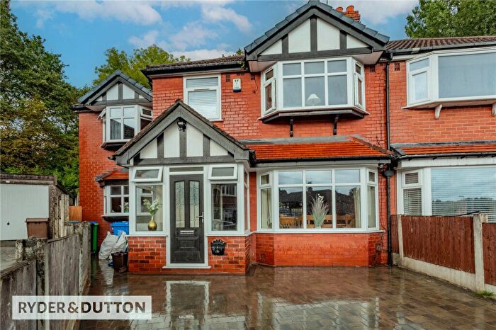 4 Bedroom Semi-Detached House For Sale In The Crescent, Middleton, Manchester, M24