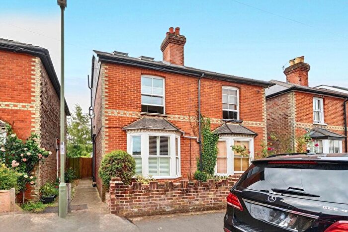 4 Bedroom Semi Detached House For Sale In George Road, Farncombe, Godalming, GU7