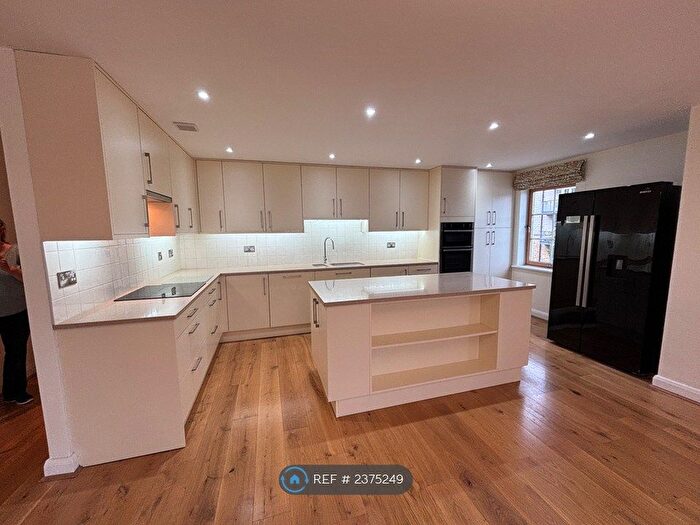 2 Bedroom Flat To Rent In Waters Edge, Portishead, Bristol, BS20