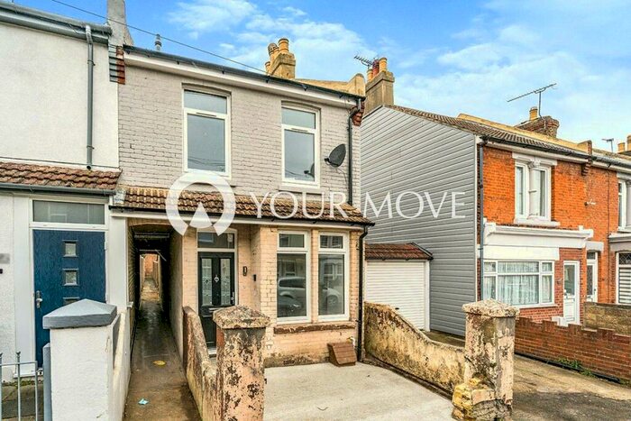 3 Bedroom End Of Terrace House To Rent In Beresford Road, Gillingham, Kent, ME7