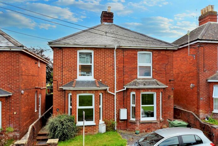 3 Bedroom Semi-Detached House To Rent In School Lane, Newport, PO30