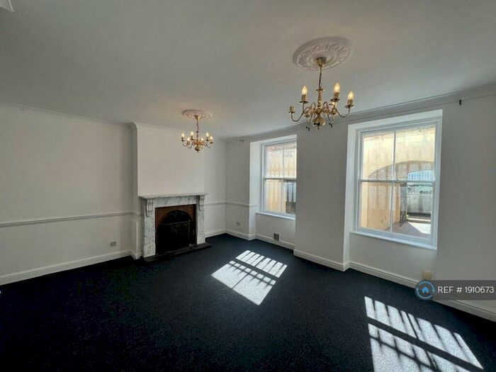 4 Bedroom Flat To Rent In Richmond Terrace, Clifton, Bristol, BS8