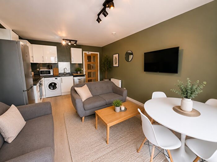 1 Bedroom Flat To Rent In Forster Street - Bed - Wp, Lenton, East Midlands, NG7
