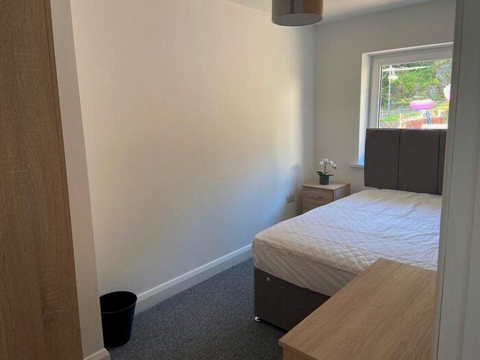 2 Bedroom Property To Rent In Peter Street, Waun Wen, Swansea SA1