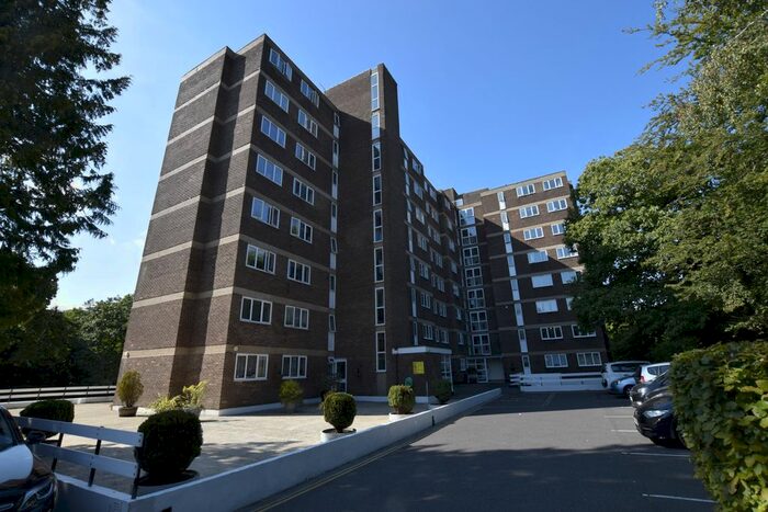 1 Bedroom Flat To Rent In Branksome Wood Road, Westbourne, Bournemouth, BH4