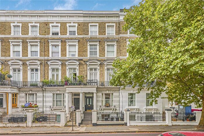 2 Bedroom Apartment For Sale In Finborough Road, London, SW10
