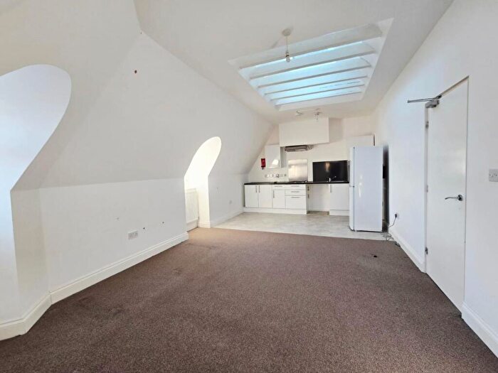 2 Bedroom Flat To Rent In Hertford Road, EN3