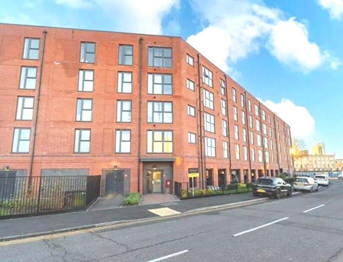 2 Bedroom Flat For Sale In St. Lukes Road, Birmingham, B5