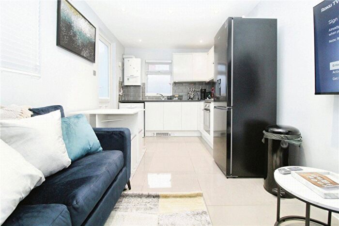 2 Bedroom Flat To Rent In Neville Road, Croydon, CR0