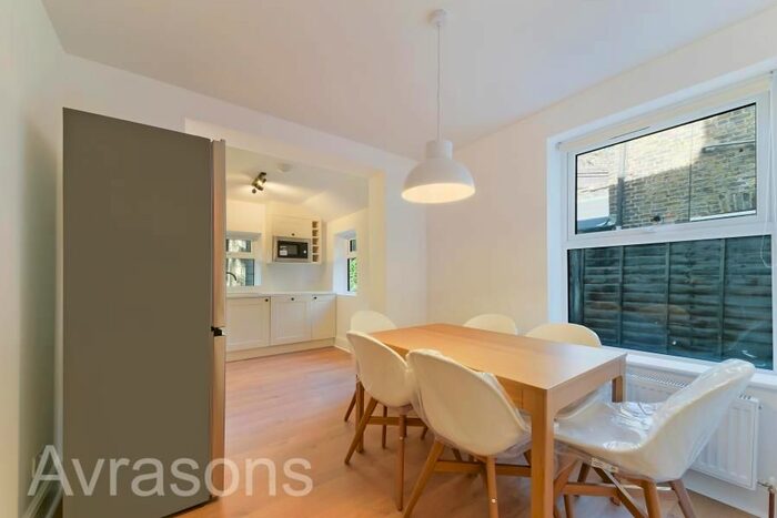 3 Bedroom Flat To Rent In Belvedere Buildings, London, SE1