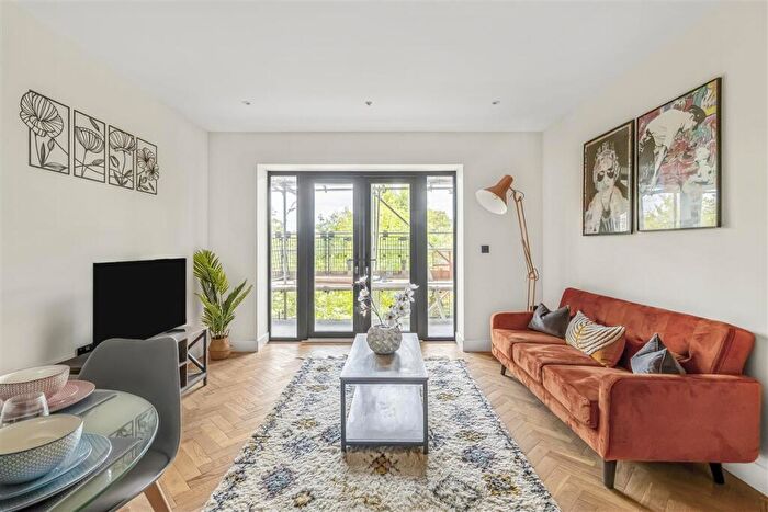 2 Bedroom Flat For Sale In Harlesden Road, NW10