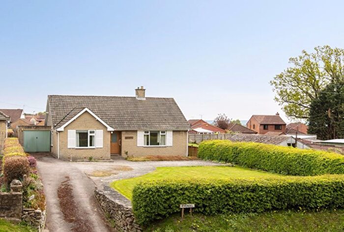 3 Bedroom Detached Bungalow For Sale In Whitby Road, Pickering, YO18