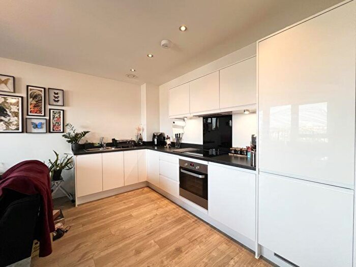 2 Bedroom Flat For Sale In Westmoreland Road, London, NW9