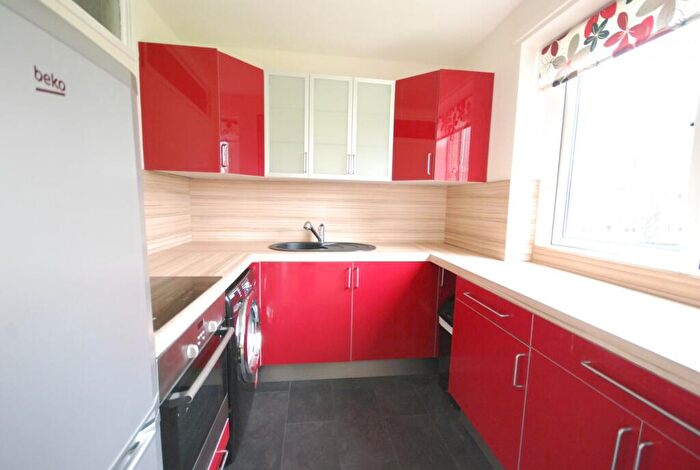 2 Bedroom Flat To Rent In Tweedmouth Court, Gosforth, NE3