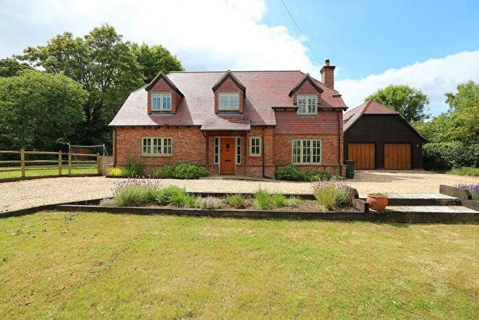 5 Bedroom Detached House For Sale In Kiln Corner, Upper Basildon, Berkshire, RG8