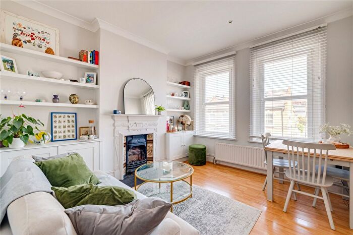 2 Bedroom Flat For Sale In Munster Road, London, SW6