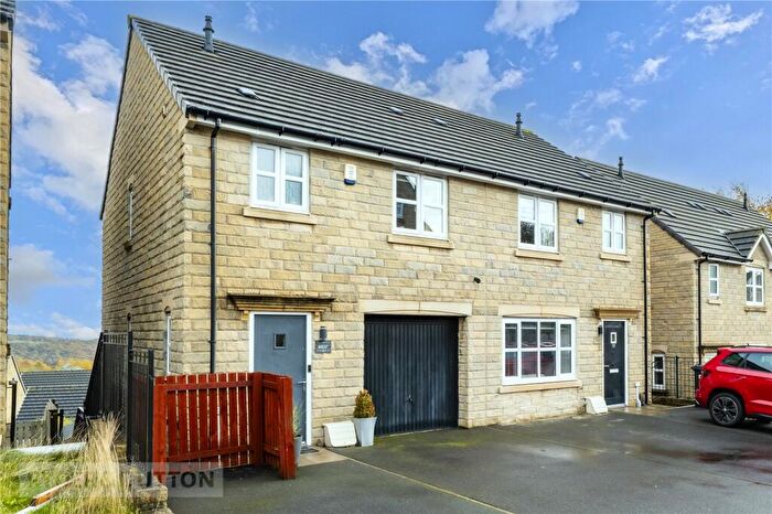 3 Bedroom Semi Detached House For Sale In Dryden Way, Lindley, Huddersfield, West Yorkshire, HD3