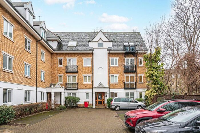 2 Bedroom Flat For Sale In Lee Road, Blackheath, London, SE3
